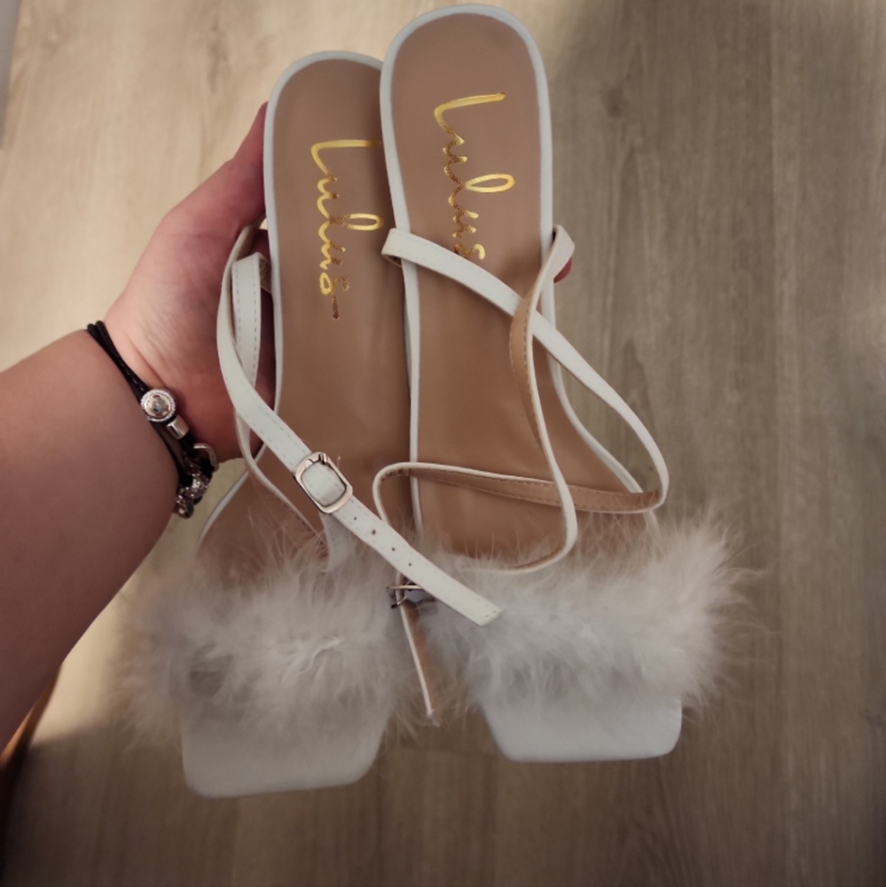 Lulu's White Feathered Strap Heels